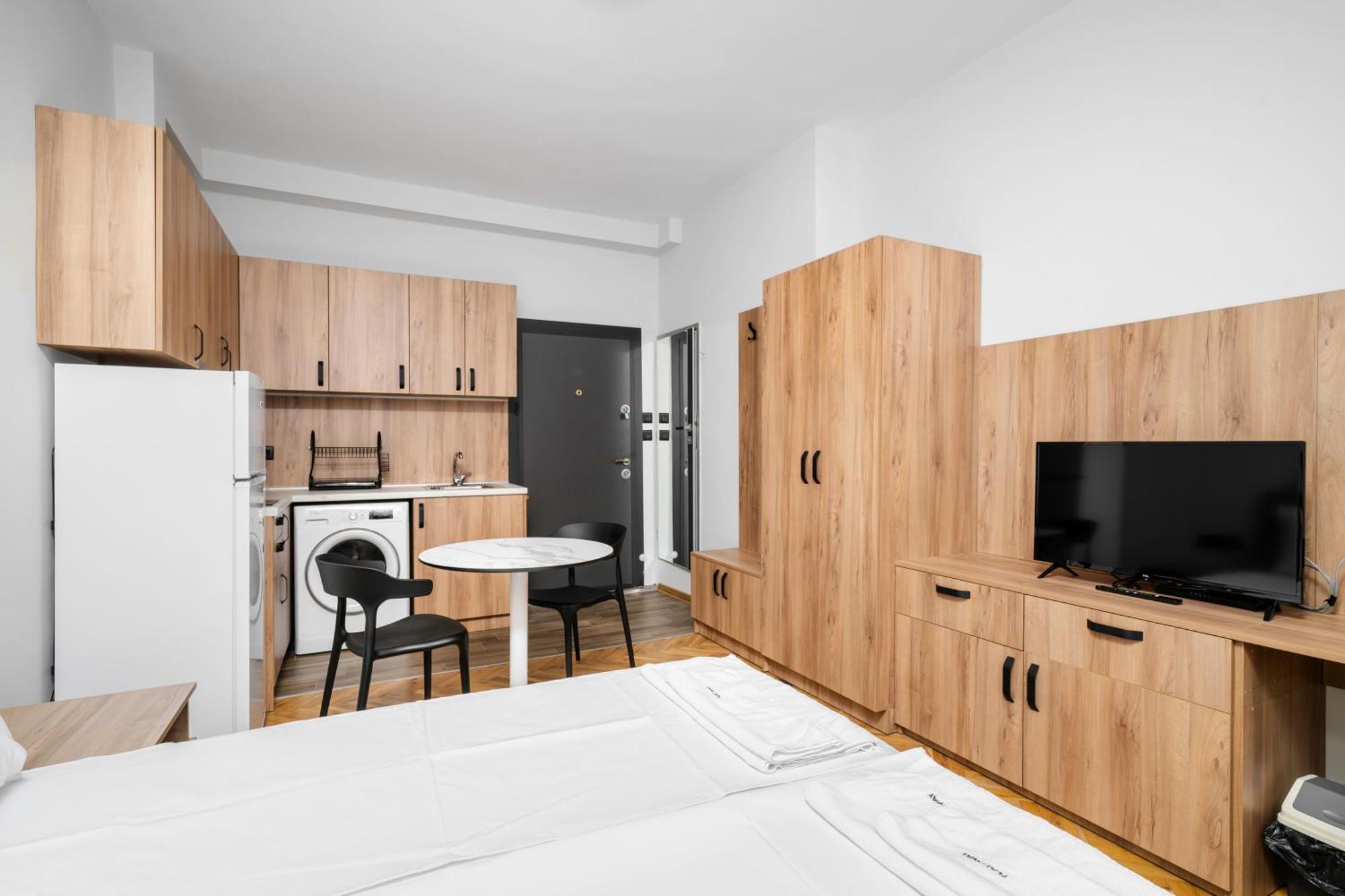 Cozy Flats Near Alexander Nevski Cathedral By Flat Mаnager Sofia Bagian luar foto