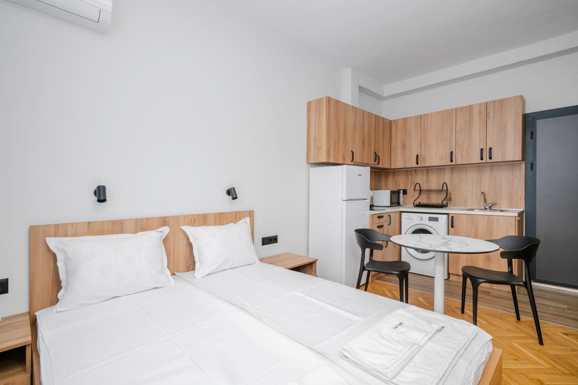 Cozy Flats Near Alexander Nevski Cathedral By Flat Mаnager Sofia Bagian luar foto